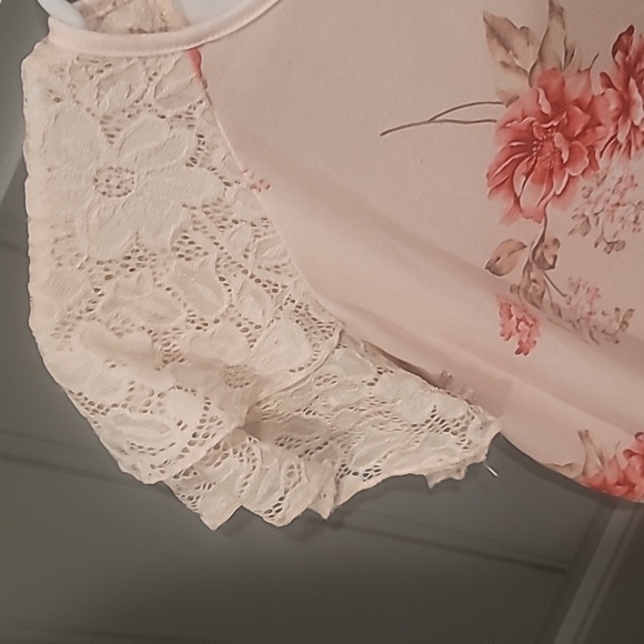 Shein Top - Picture 2 of 2